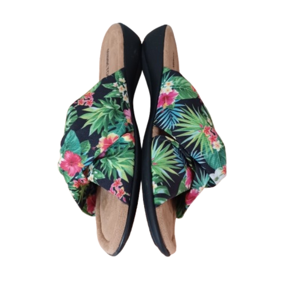 Minnetonka Women's Floral Open Toe Slide Sandals - Black and Green Size 8 Shoes - Picture 3 of 10
